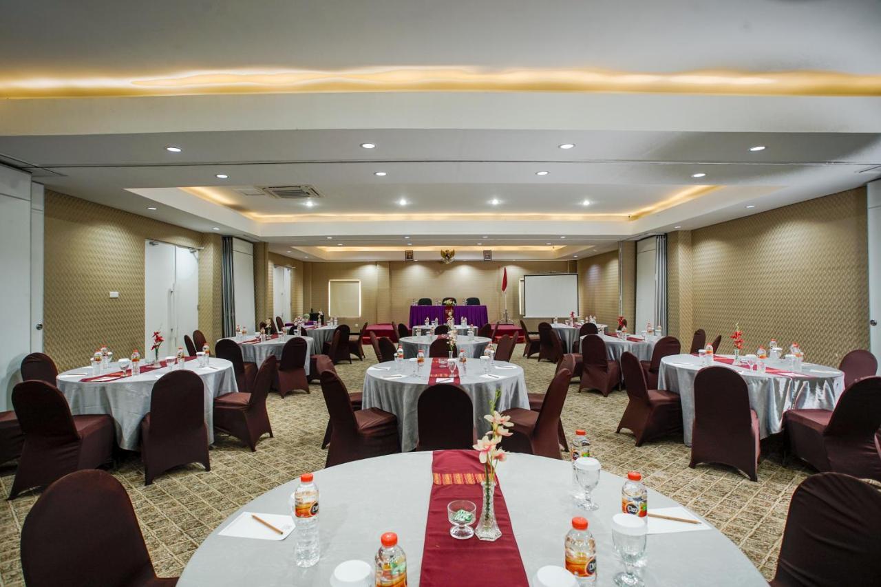รอยัล เรกันตริส เจนดานา ชื่อเดิมรอยัลซิงโกซารี Hotel สุราบายา ภายนอก รูปภาพ