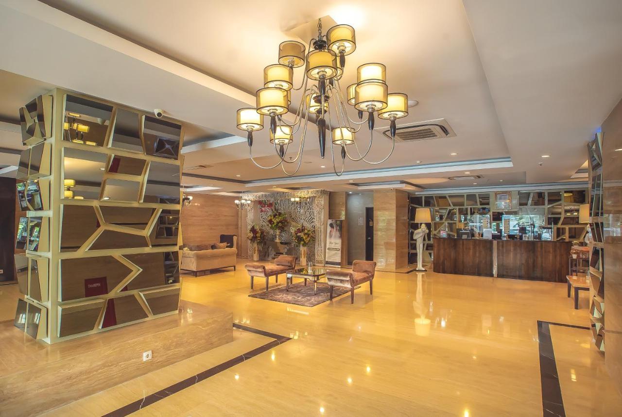 รอยัล เรกันตริส เจนดานา ชื่อเดิมรอยัลซิงโกซารี Hotel สุราบายา ภายนอก รูปภาพ