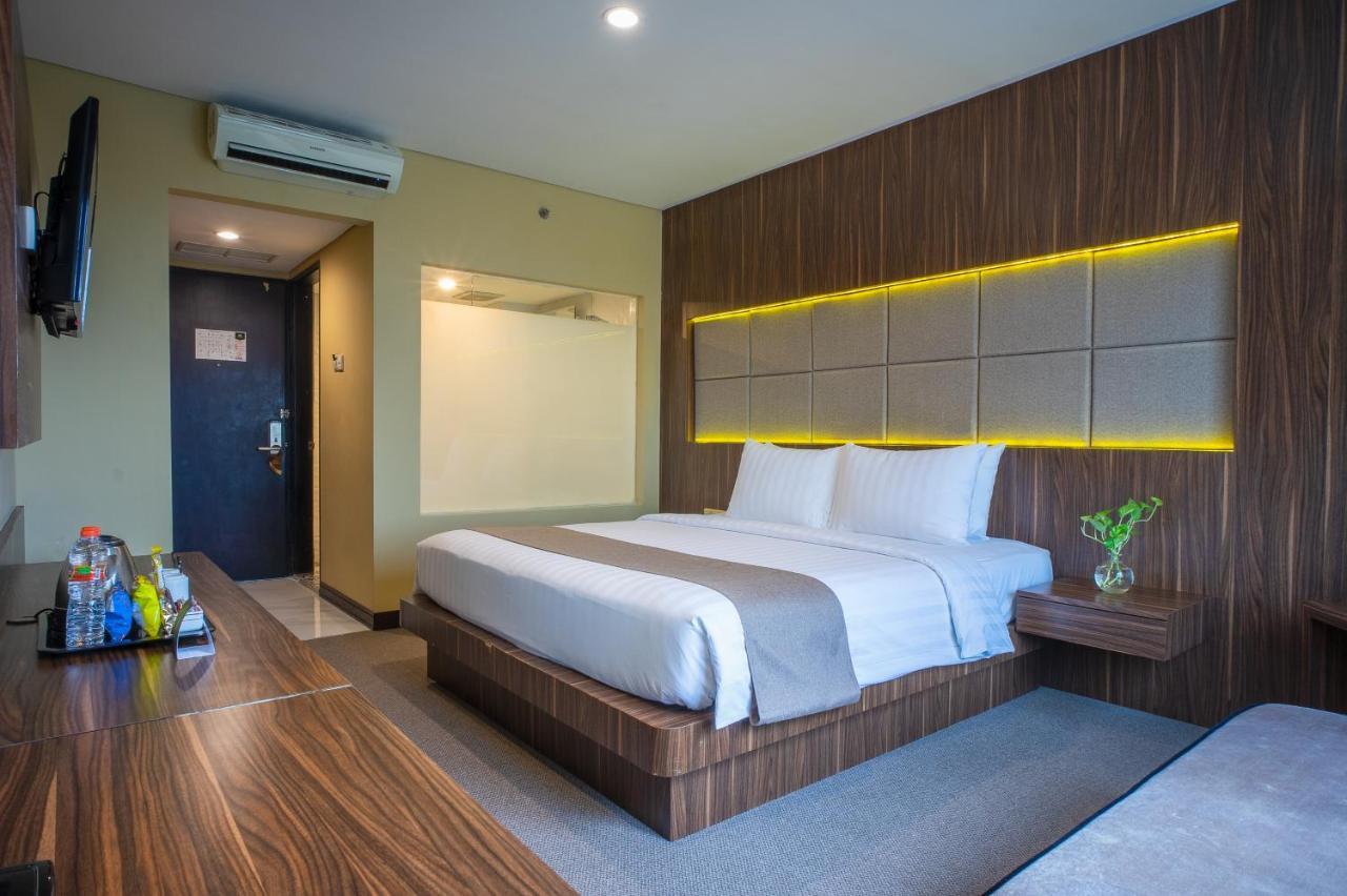 รอยัล เรกันตริส เจนดานา ชื่อเดิมรอยัลซิงโกซารี Hotel สุราบายา ภายนอก รูปภาพ