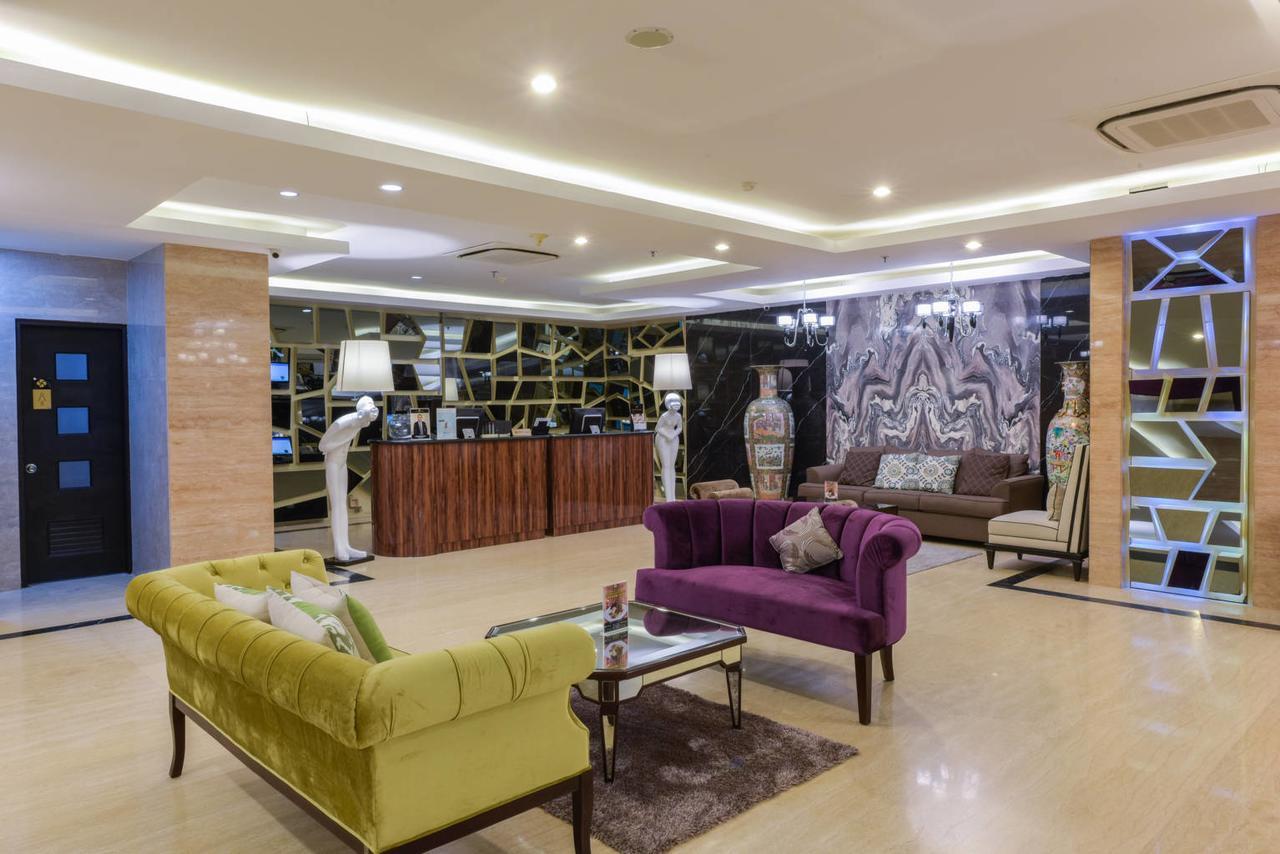 รอยัล เรกันตริส เจนดานา ชื่อเดิมรอยัลซิงโกซารี Hotel สุราบายา ภายนอก รูปภาพ
